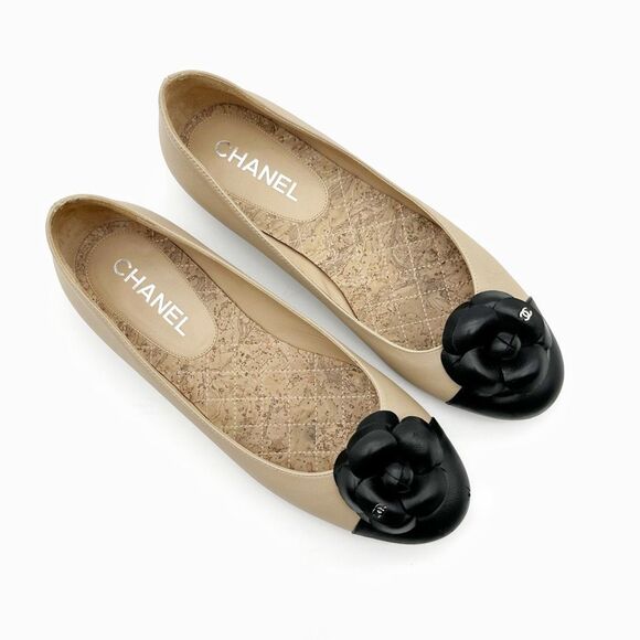 CHANEL Camelia Ballet Flat Size 38.5 CC Logo Leather Flower Round Toe Black Tan - Picture 5 of 14